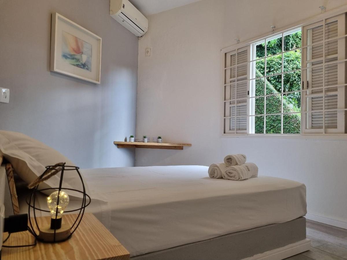 Casas com jacuzzi e churrasqueira a 300 metros da Praia do Perequê na Ilhabela Exterior foto